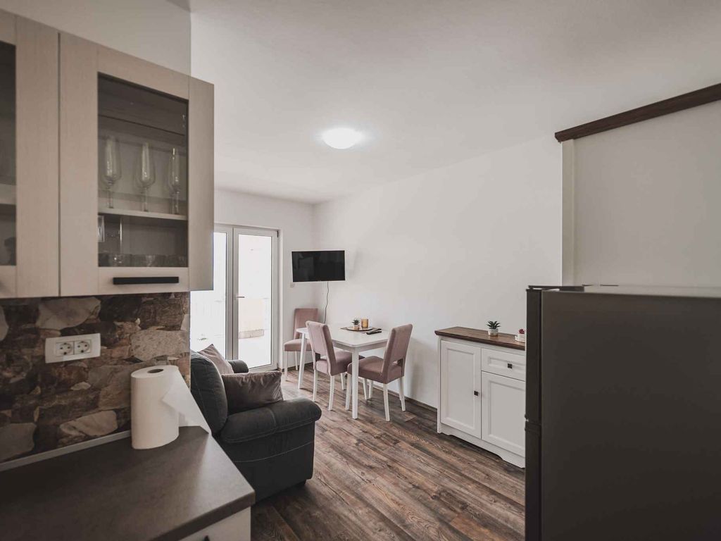 Ferienwohnung mit Meerblick, Klimaanlage und in Strandnähe