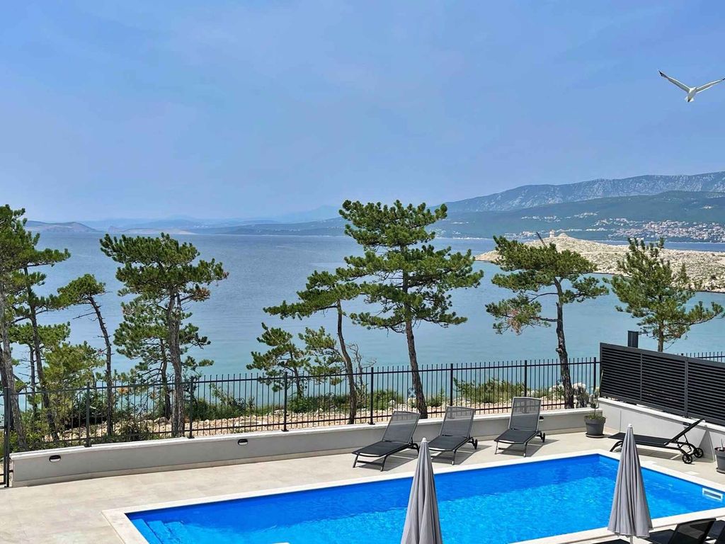 Ferienwohnung mit Swimmingpool und Meerblick