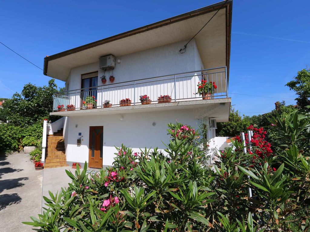 Ferienwohnung mit Terrasse und Klimaanlage