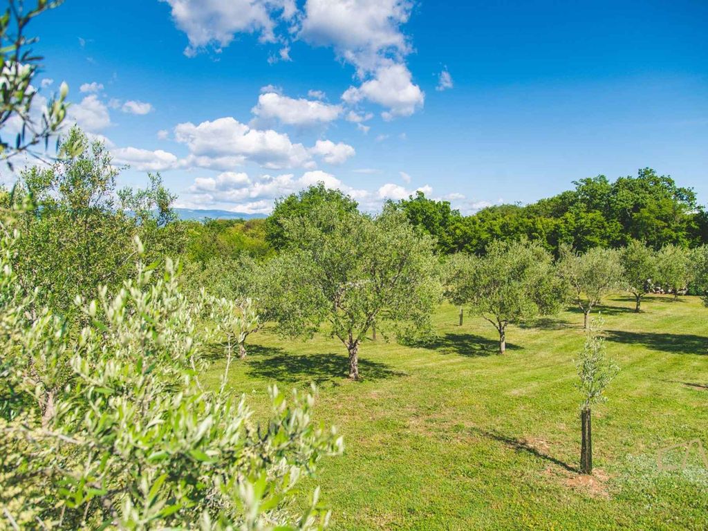 Villa mit Klimaanlage und Außenpool