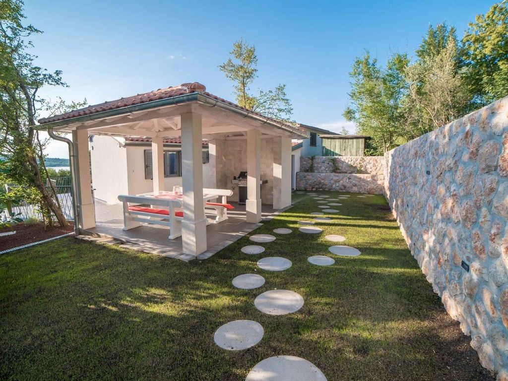 FerienHaus mit Klimaanlage und Außenpool