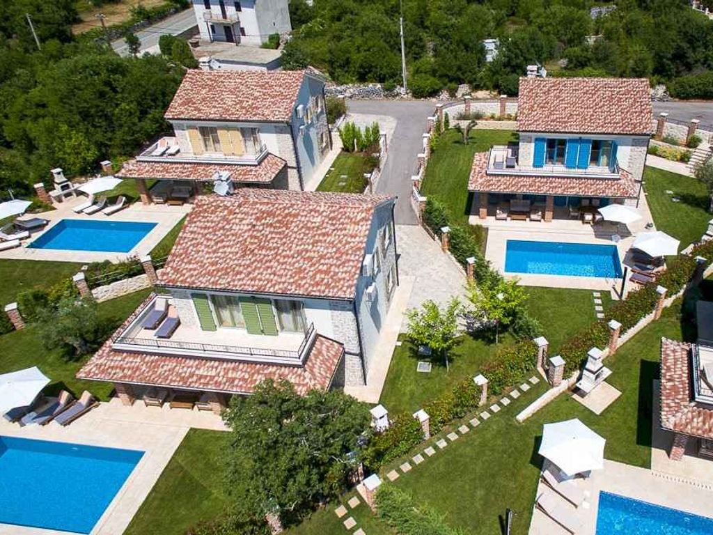 Villa mit rustikalem Hauch und Pool auf Krk