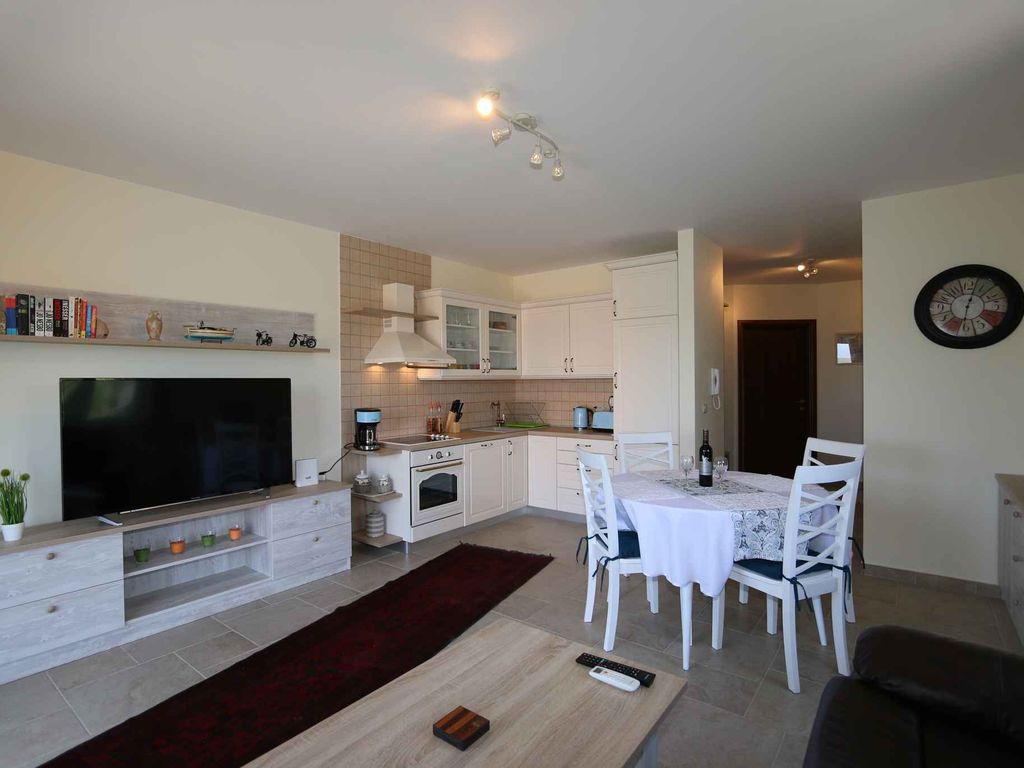 Ferienwohnung mit Klimaanlage und seitlichem Meerblick
