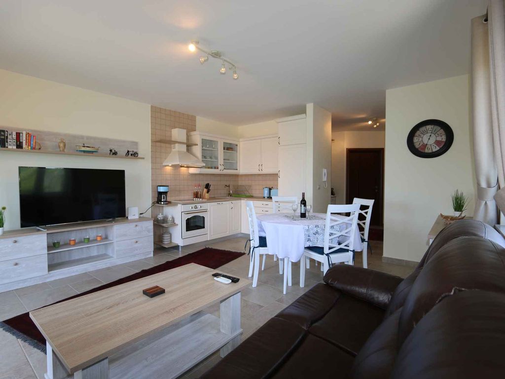 Ferienwohnung mit Klimaanlage und seitlichem Meerblick