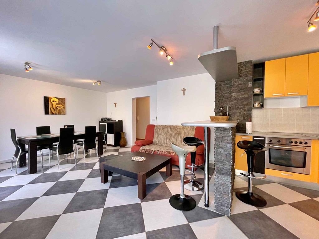 Ferienwohnung mit Terrasse in Strandnähe