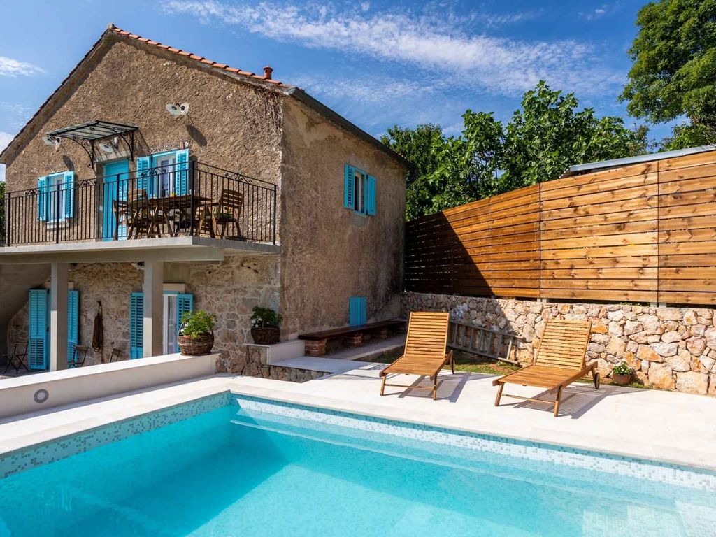 Villa mit Klimaanlage und Pool