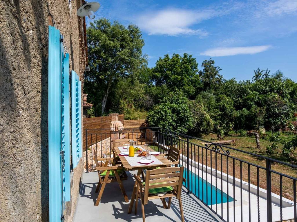 Villa mit Klimaanlage und Pool