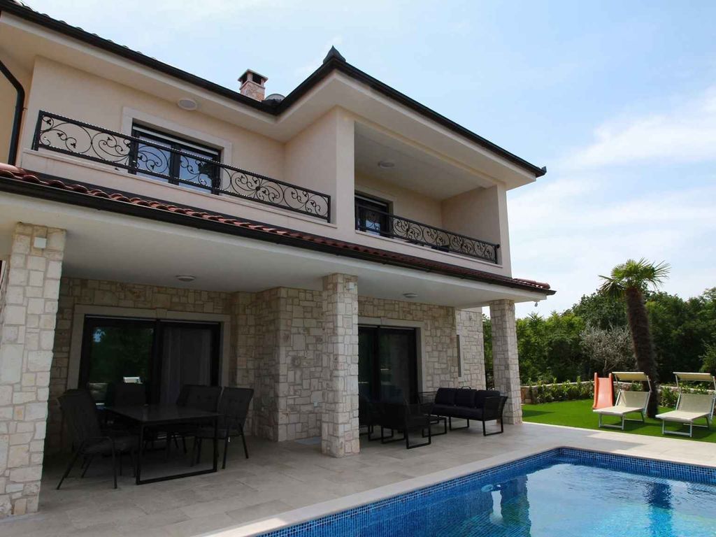 Villa mit Klimaanlage und Pool