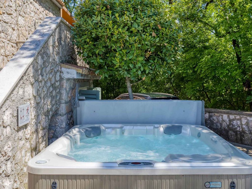 Ferienhaus mit Terrasse, Garten und privatem Pool