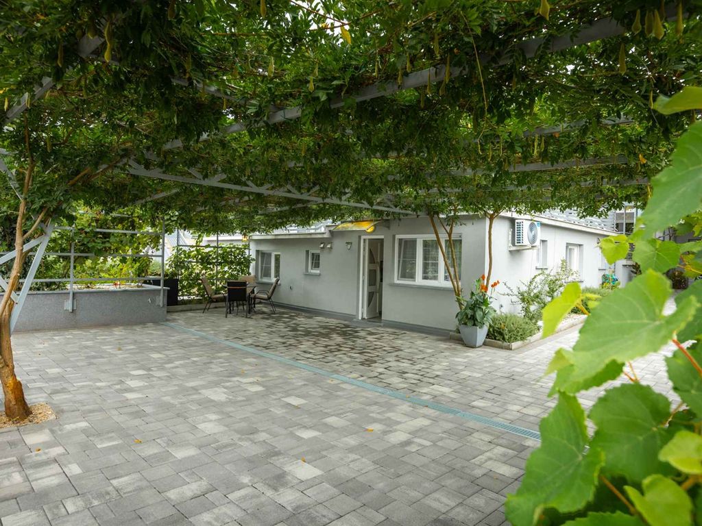 Ferienwohnung mit Terrasse