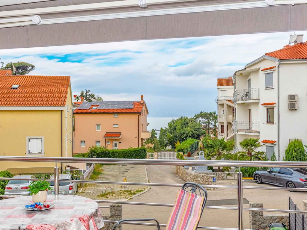 Ferienwohnung mit Klimaanlage und Balkon