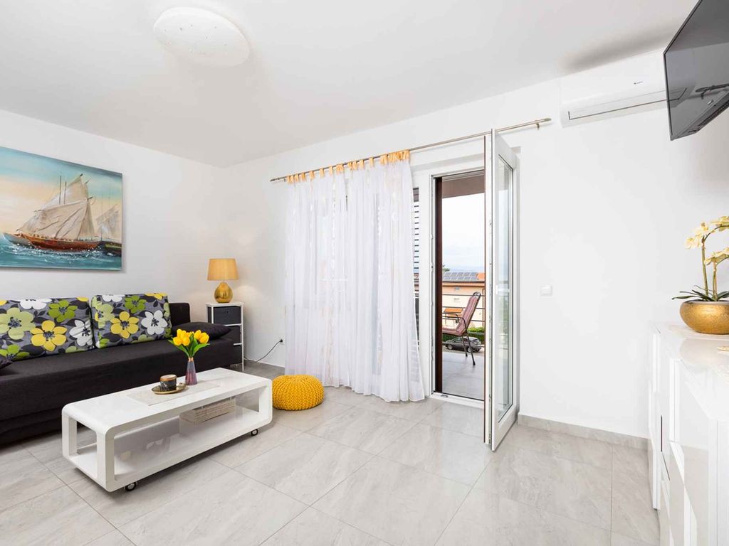 Ferienwohnung mit Klimaanlage und Balkon
