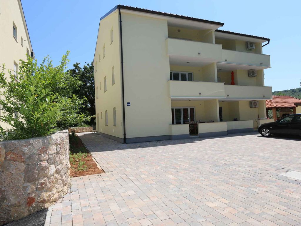 Ferienwohnung mit Balkon und Klimaanlage
