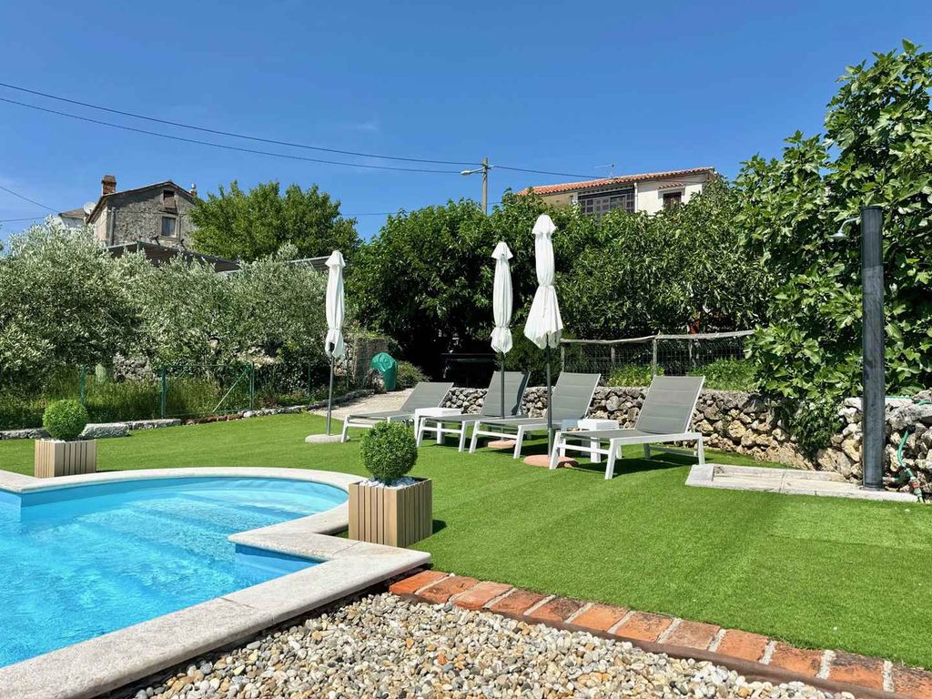 Ferienhaus mit Pool