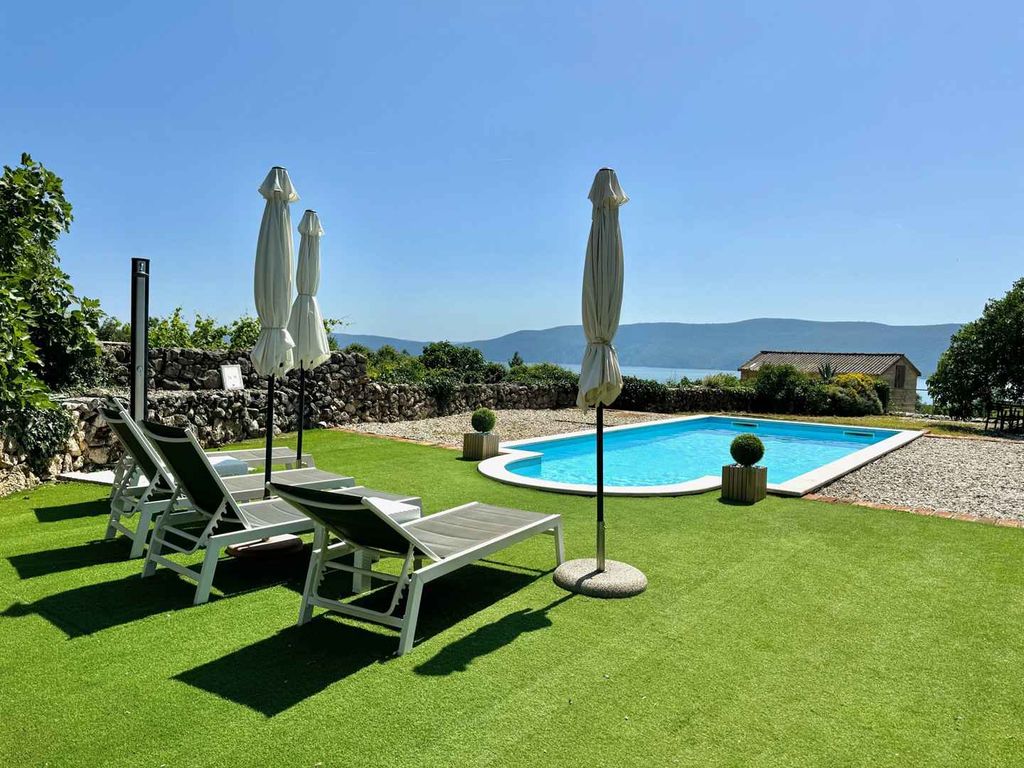 Ferienhaus mit Pool