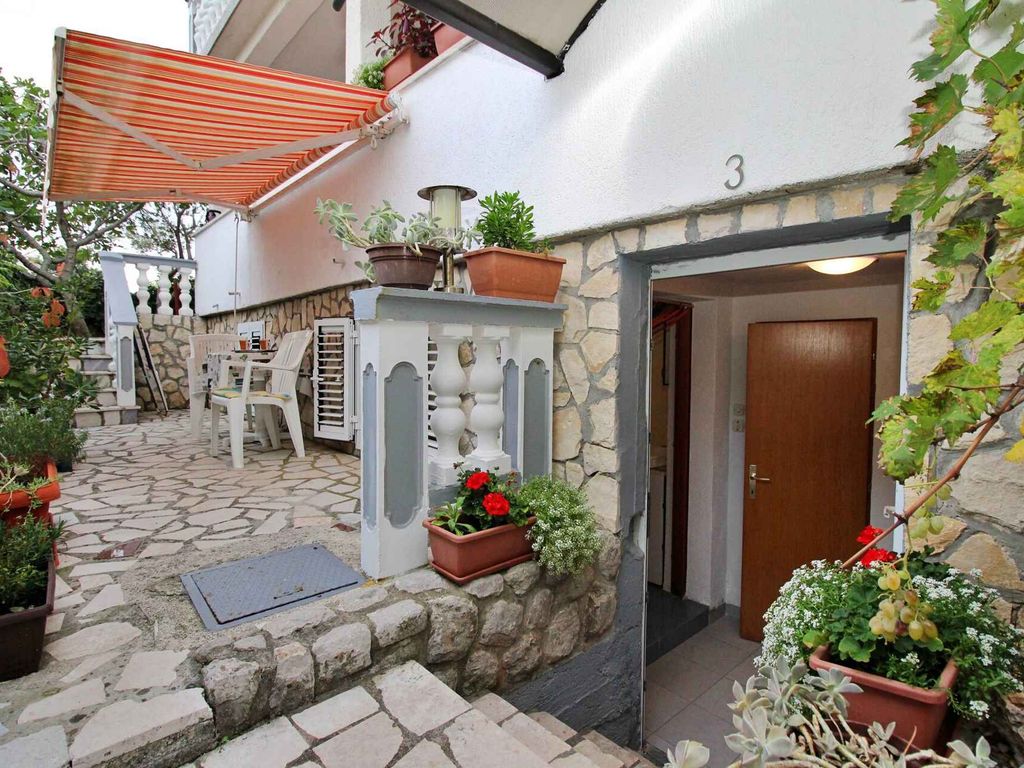 Ferienwohnung mit Terrasse und Grillmöglichkeit
