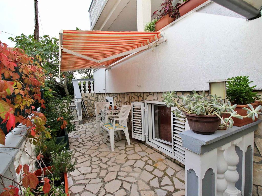 Ferienwohnung mit Terrasse und Grillmöglichkeit