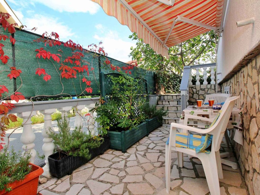 Ferienwohnung mit Terrasse und Grillmöglichkeit