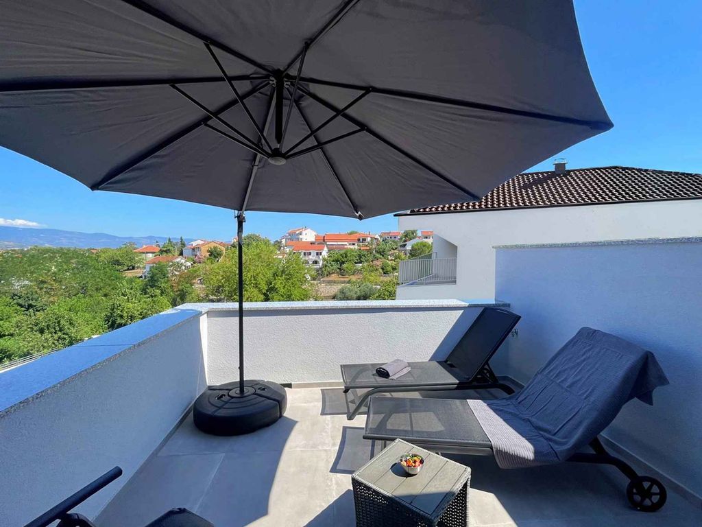 Ferienwohnung modern eingerichtet mit Meerblick
