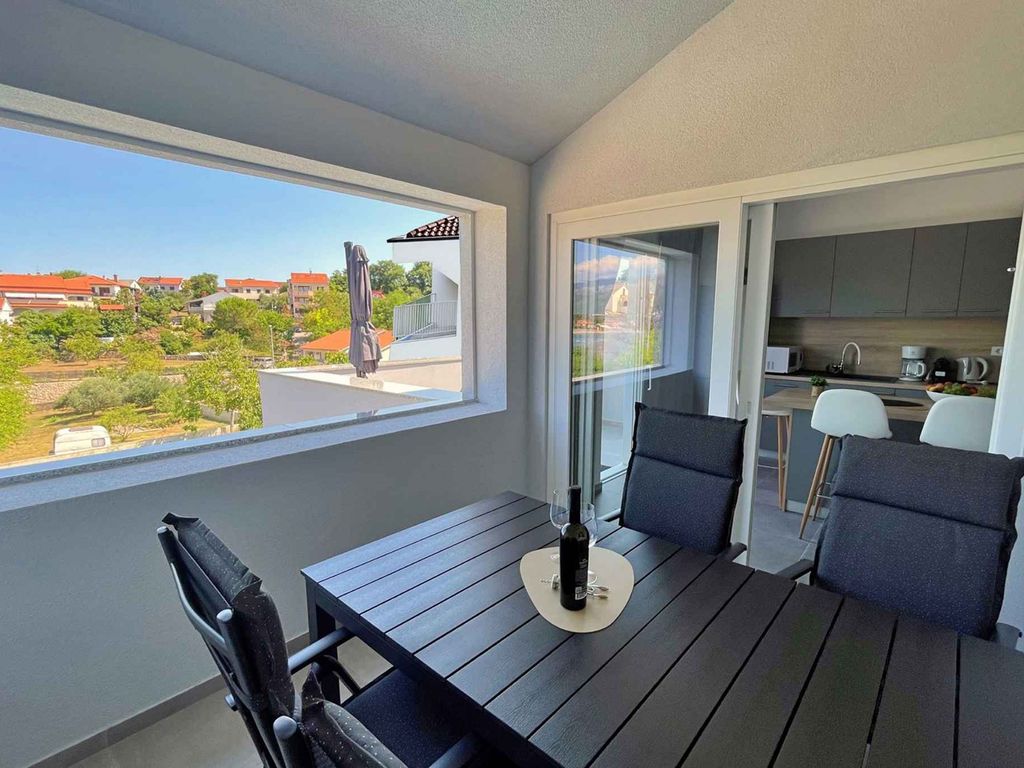 Ferienwohnung modern eingerichtet mit Meerblick