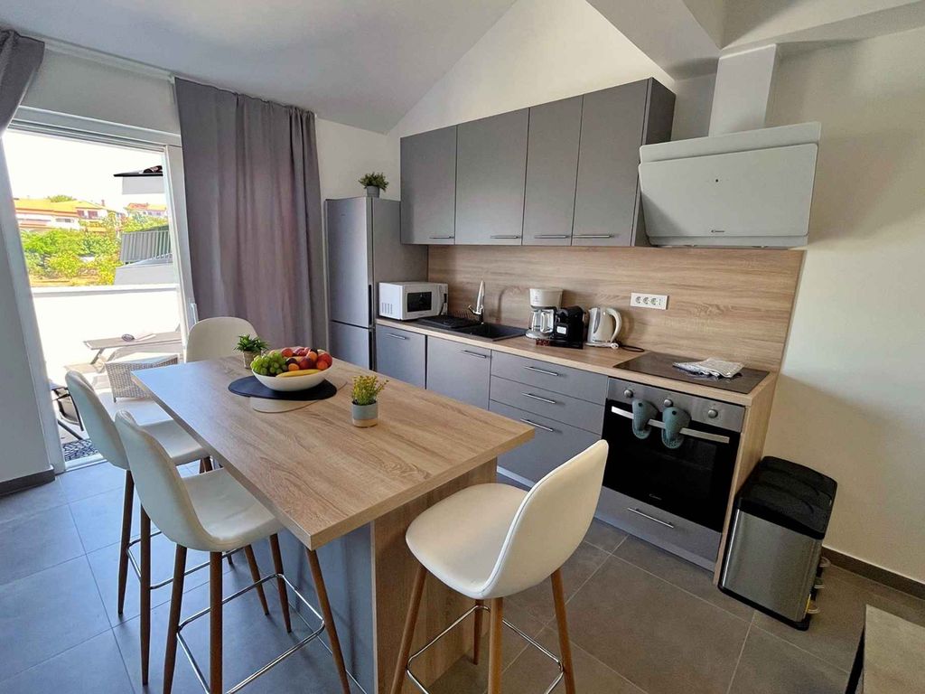 Ferienwohnung modern eingerichtet mit Meerblick