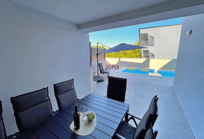 Ferienwohnung modern eingerichtet mit privatem Pool – Foto 4