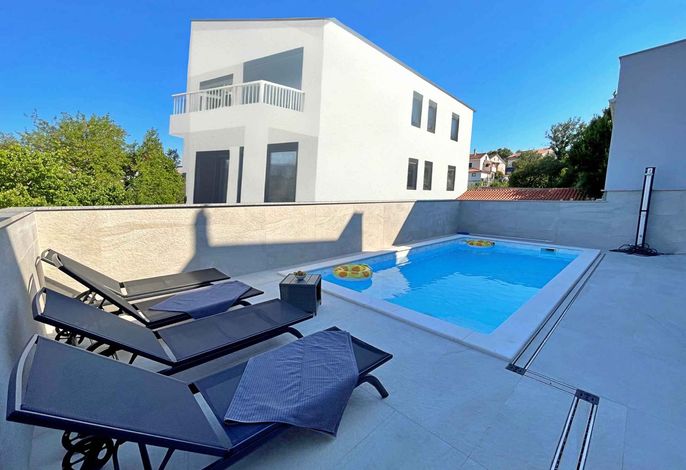 Ferienwohnung modern eingerichtet mit privatem Pool – Foto 2