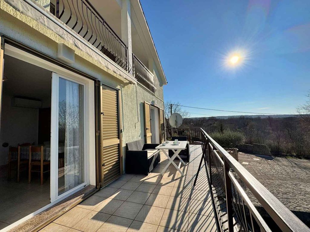 Ferienwohnung mit Klimaanlage und Balkon