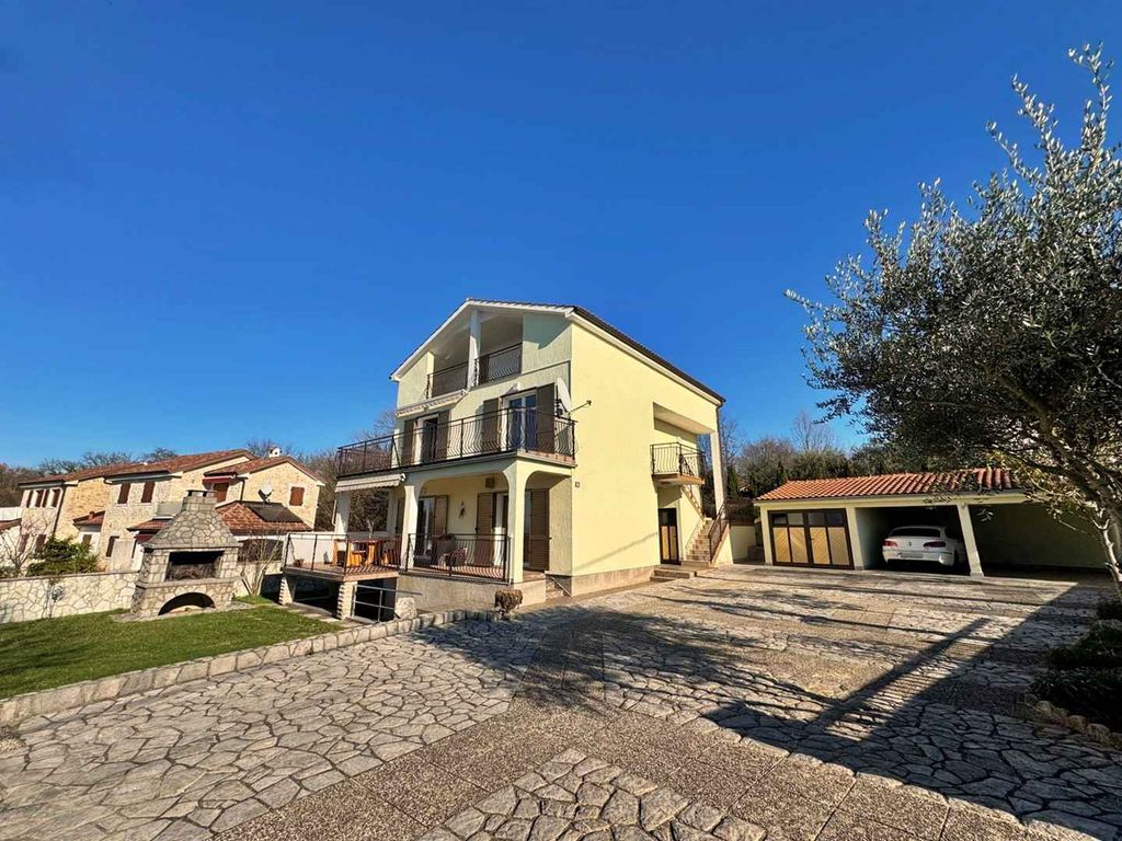 Ferienwohnung mit Klimaanlage und Balkon