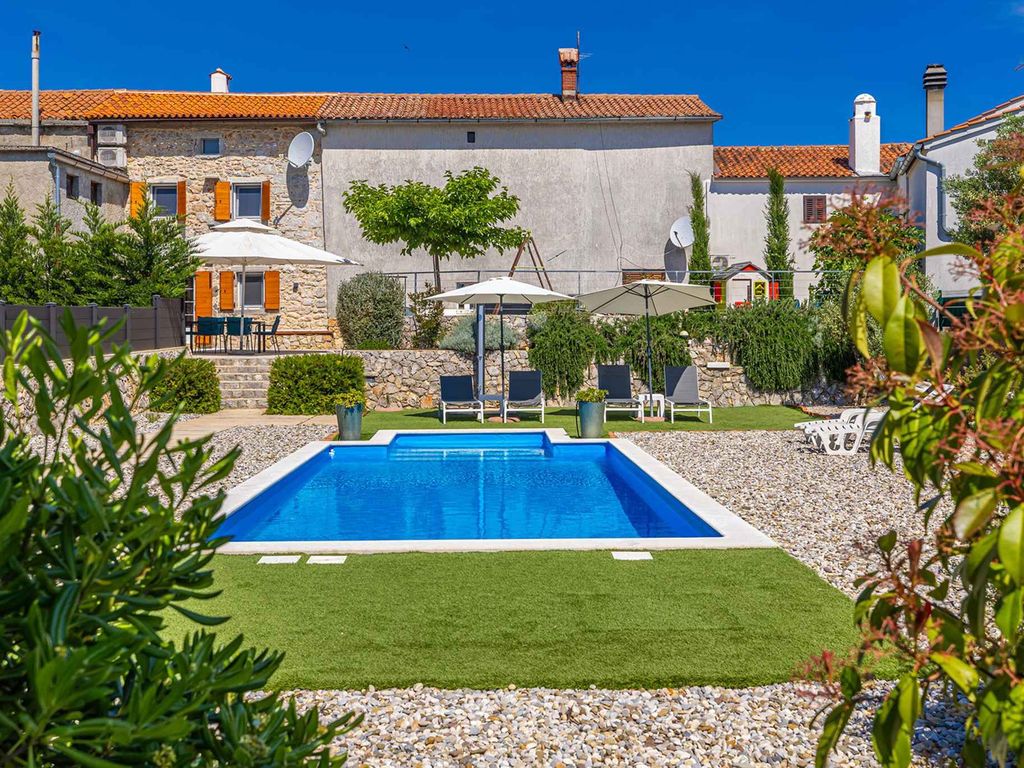 Ferienhaus mit Privatpool