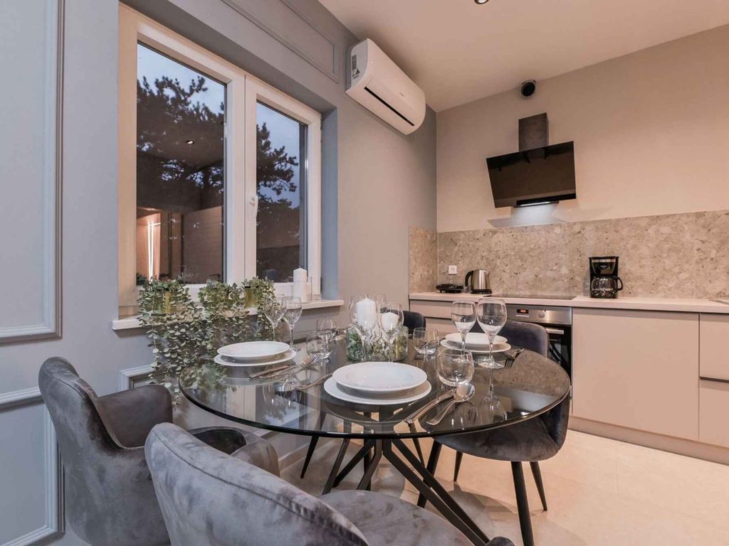 Ferienwohnung mit Swimmingpool und Grill zur gemeinsamen Nutzung