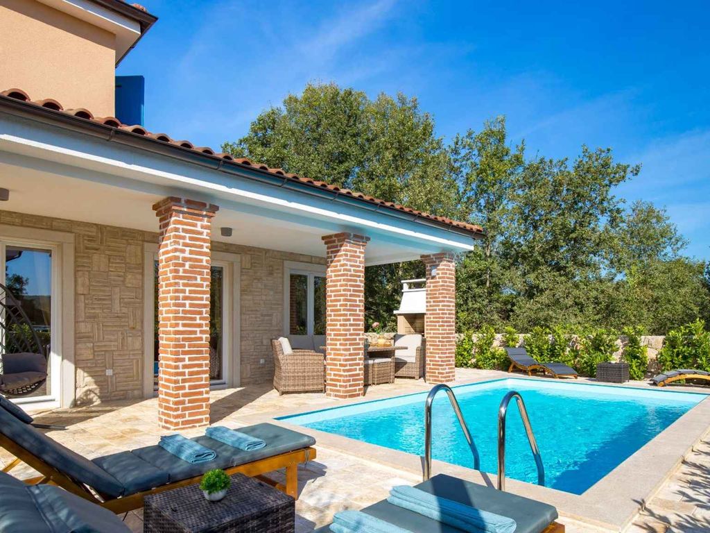Ferienhaus mit Swimmingpool