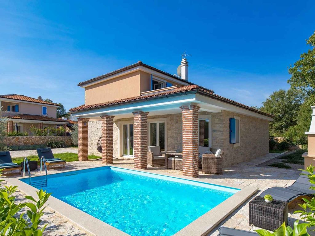 Ferienhaus mit Swimmingpool