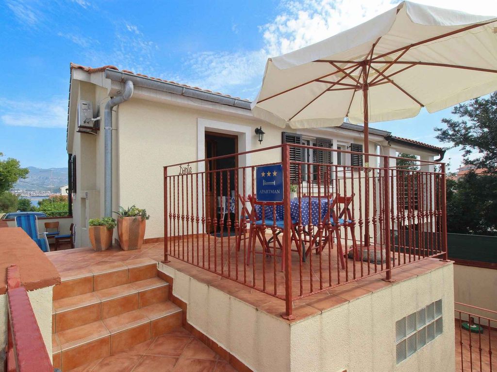 Gemütliche Ferienwohnung Bujas in Šilo auf der Insel Krk mit Terrasse und Meeresnähe