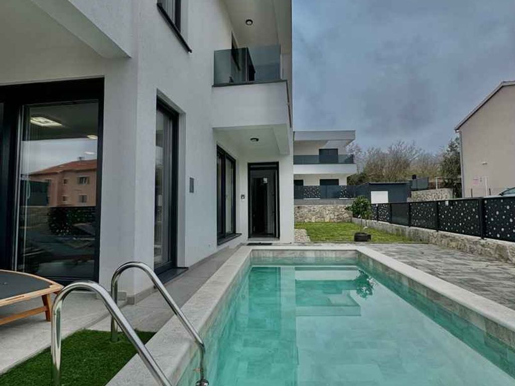 Villa mit Swimmingpool
