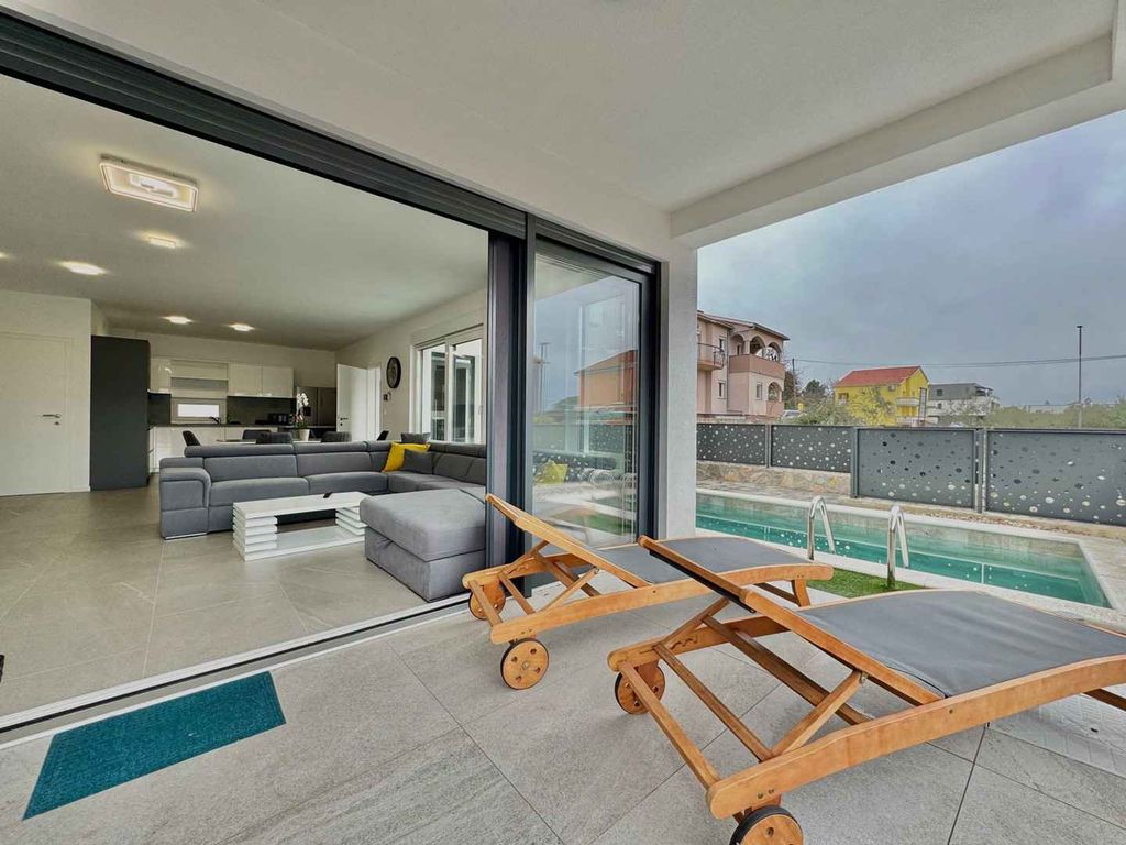 Villa mit Swimmingpool