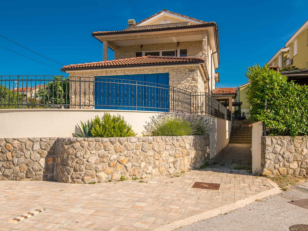 Ferienwohnung mit großer Terrasse, Klimaanlage und in Strandnähe
