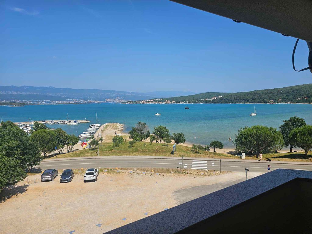 Ferienwohnung mit einem wunderschönen Meerblick und einem Balkon