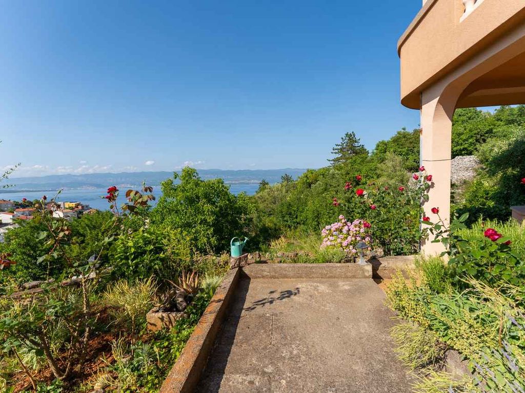 Studio mit Terrasse und schönen Meerblick