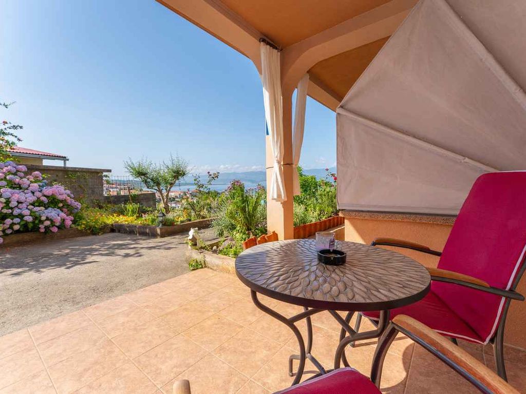 Studio mit Terrasse und schönen Meerblick