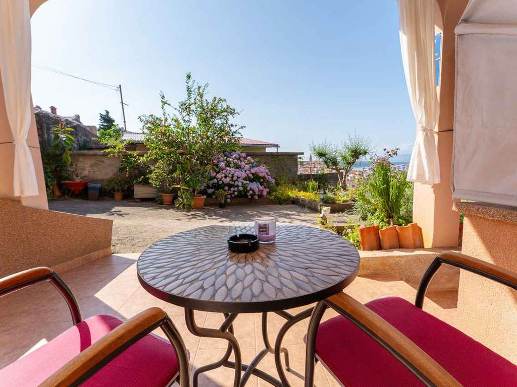 Studio mit Terrasse und schönen Meerblick