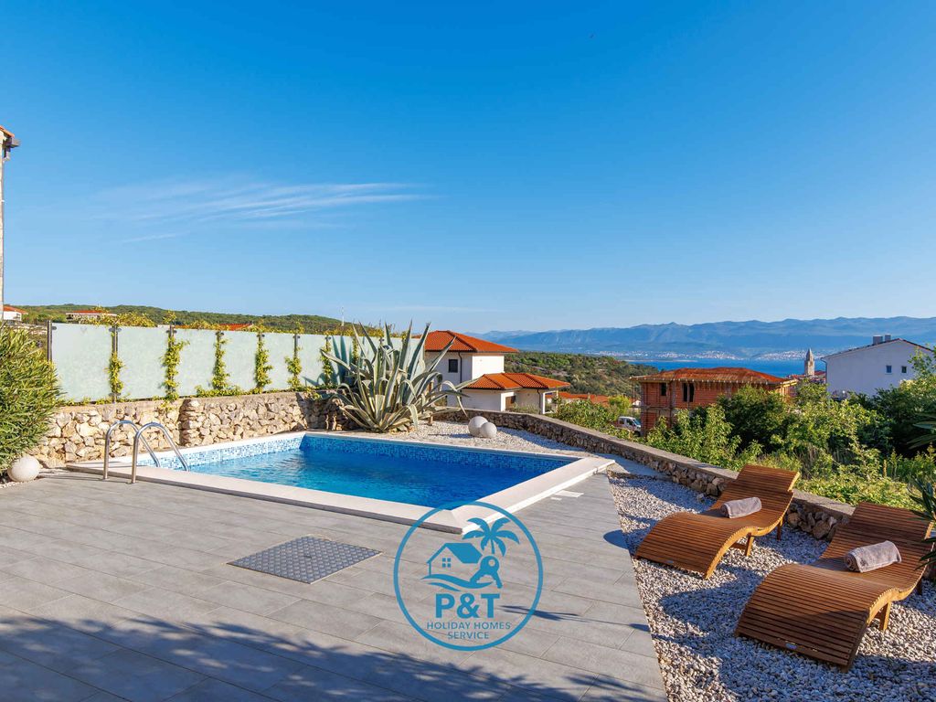 Villa mit Meerblick und Pool