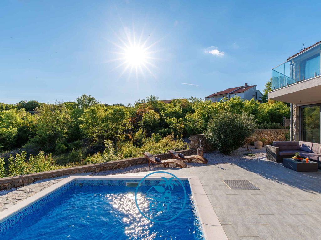 Villa mit Meerblick und Pool