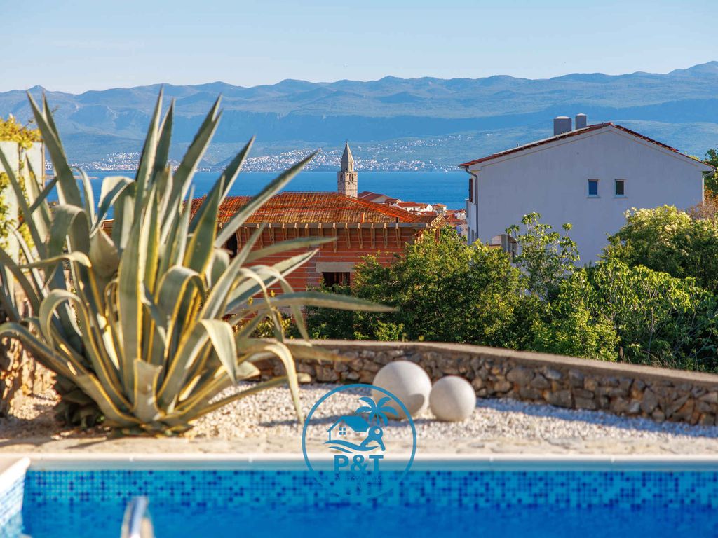 Villa mit Meerblick und Pool