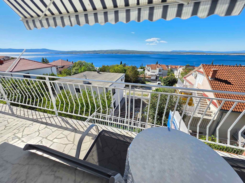 Ferienwohnung mit zwei Schlafzimmern, Balkon und Meerblick