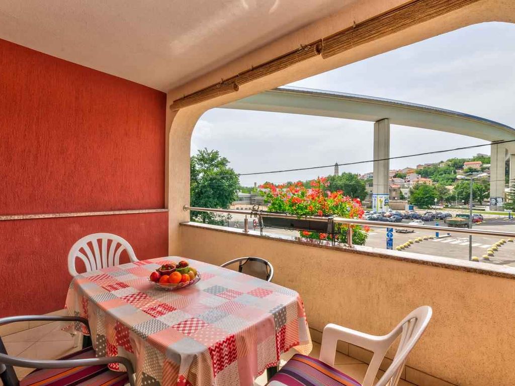 Ferienwohnung mit Klimaanlage und Balkon