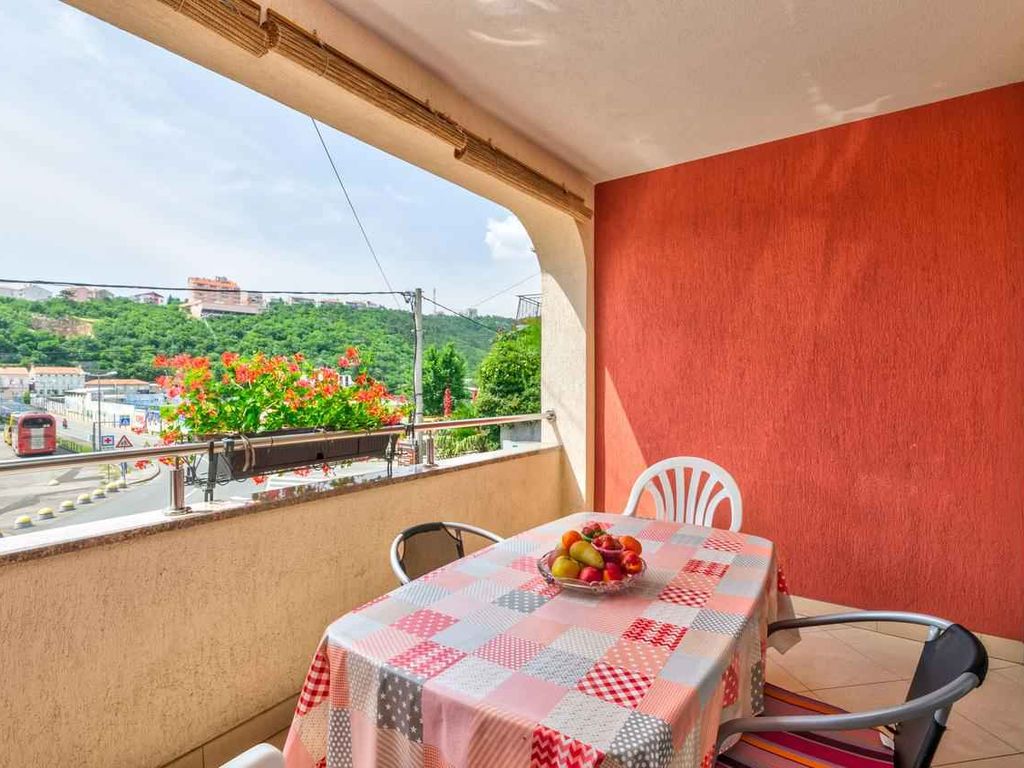Ferienwohnung mit Klimaanlage und Balkon