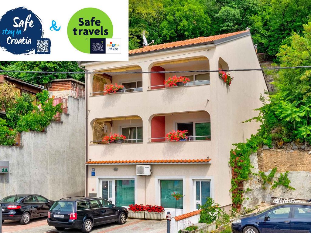 Ferienwohnung mit Klimaanlage und Balkon