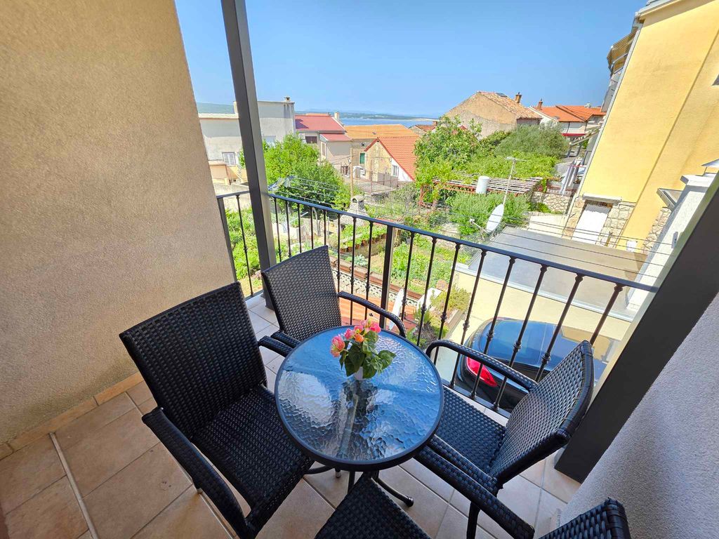 Ferienwohnung mit Garten und Klimaanlage