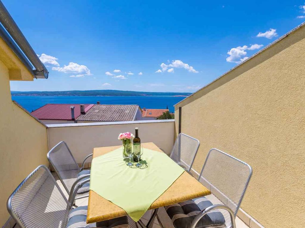 Ferienwohnung mit Balkon und Meerblick